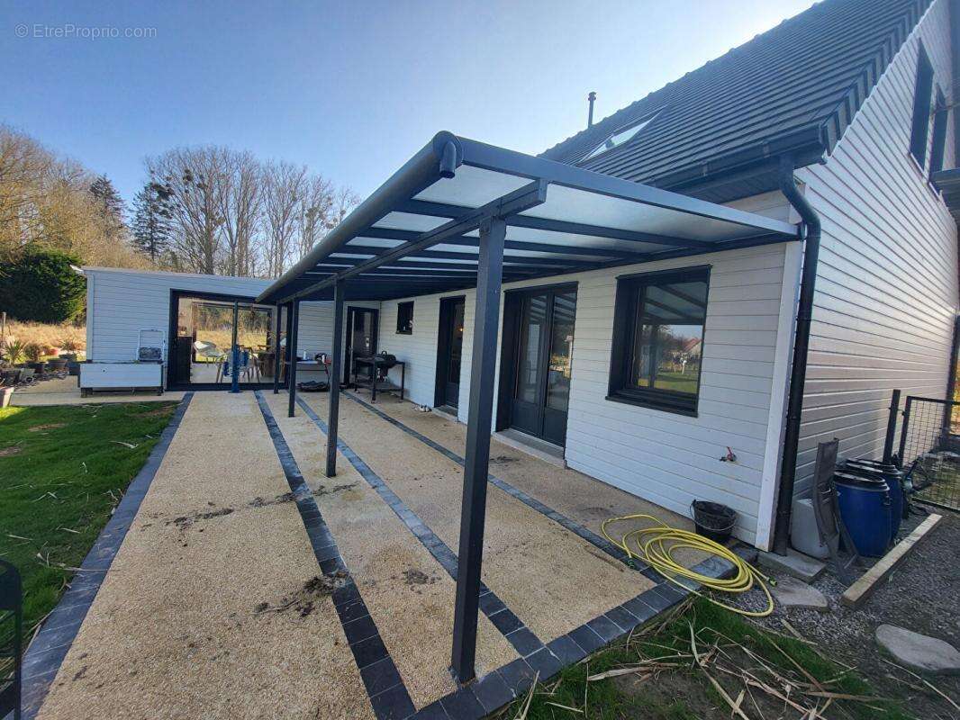 Maison à VITZ-SUR-AUTHIE