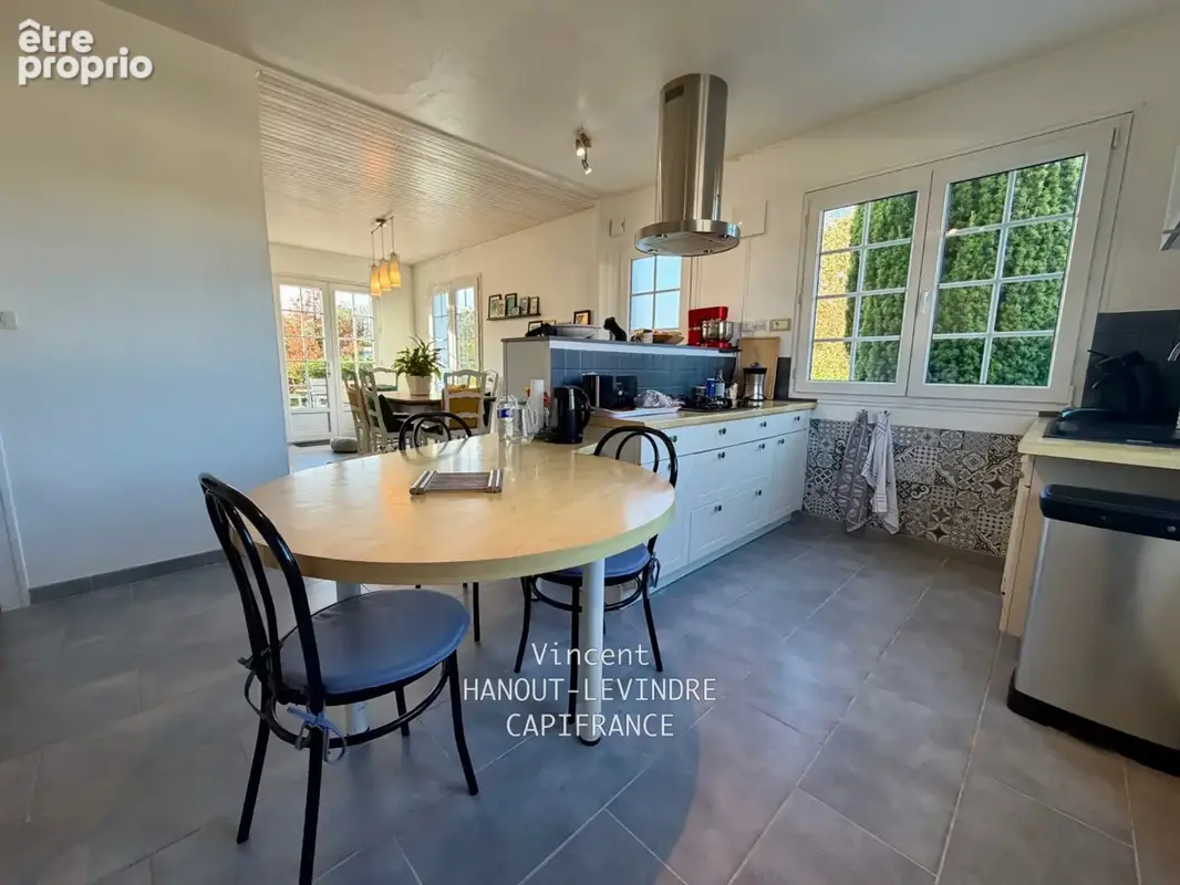 Maison à vendre 7 pièces LES HERBIERS (85) - photo 2