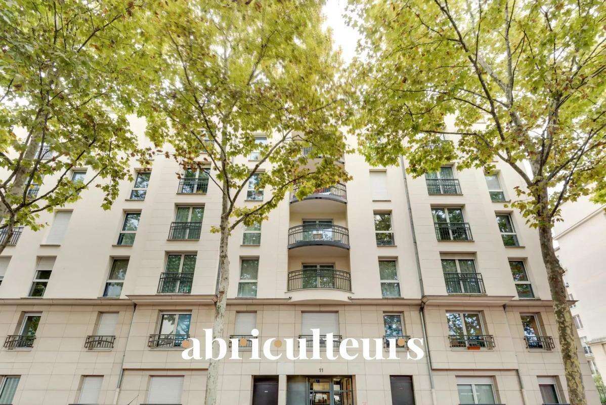 Appartement à ISSY-LES-MOULINEAUX