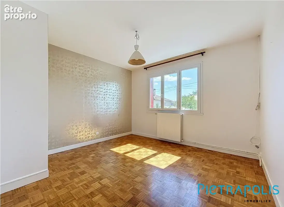 Maison 7 pièces 130 m² à vendre à Meyzieu (69330) - photo 7
