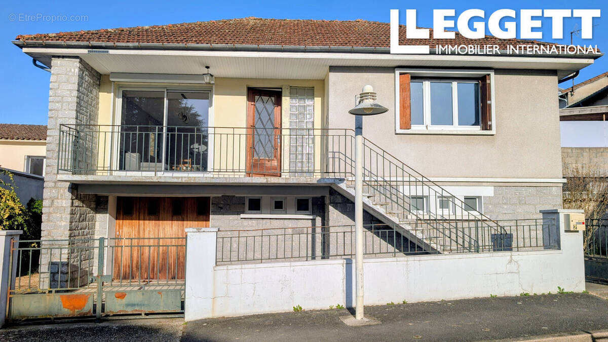 Maison à CHALUS