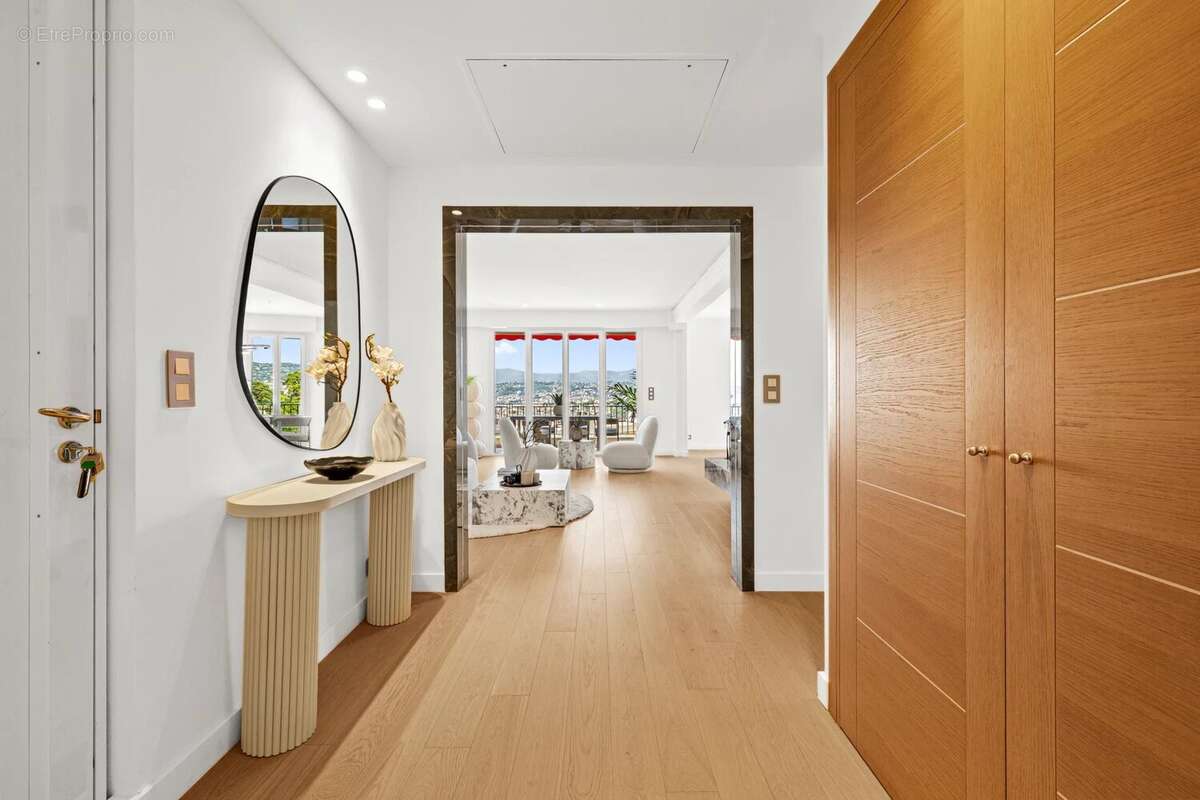 Nice – Mont Boron – Superbe 3 pièces traversant de 89 m² – Vue panoramique ville & mer – Terrasses 20 m² - photo 5