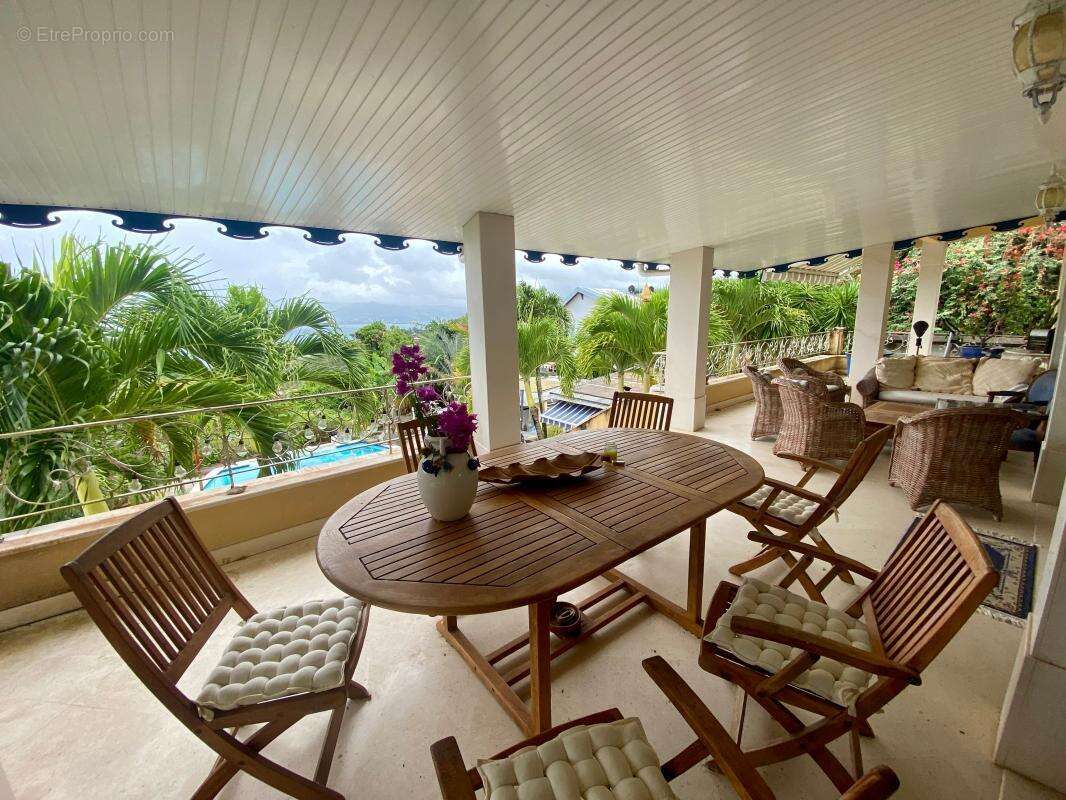 Maison à LES TROIS-ILETS