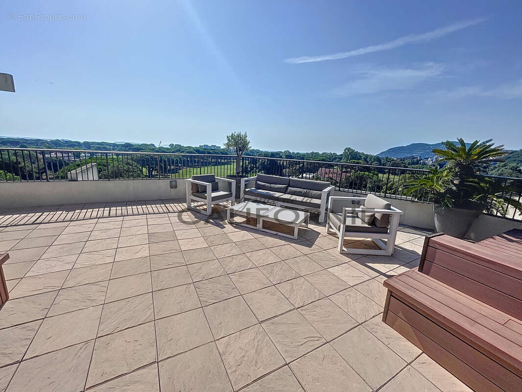 Appartement à MANDELIEU-LA-NAPOULE