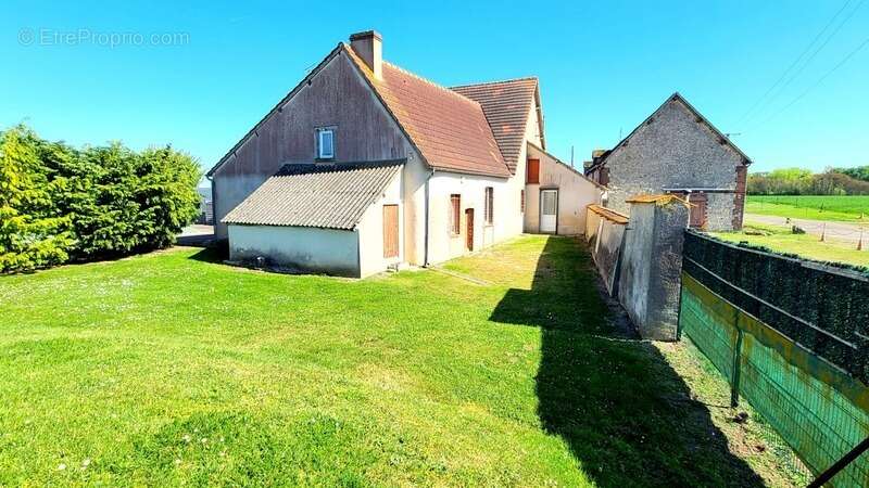 Chartres - ensemble immobilier  - habitation 175 m² avec grange 200 m² - parcelles  5000 m2 - photo 13
