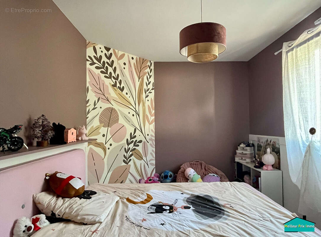 Maison aux excellentes prestations, avec 3 chambres et garage double ! - photo 14