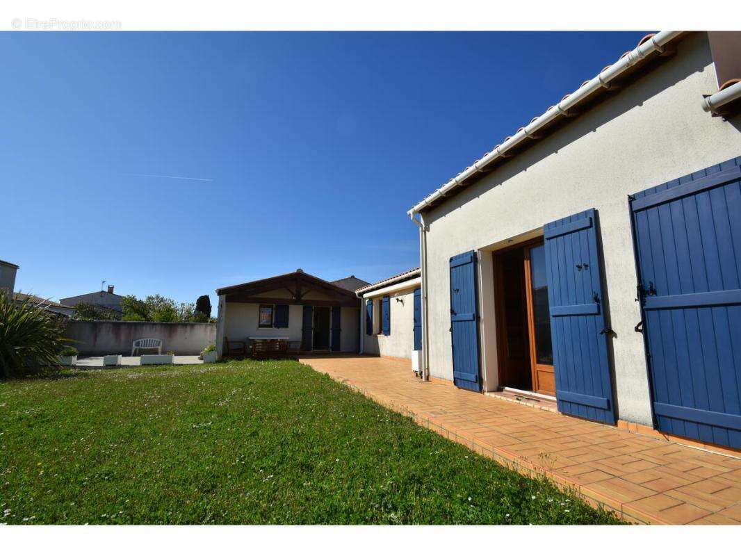 Maison à LA BREE-LES-BAINS