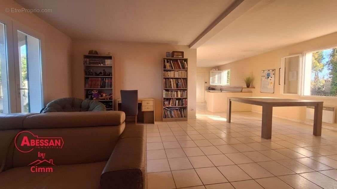 Maison à LEZAN