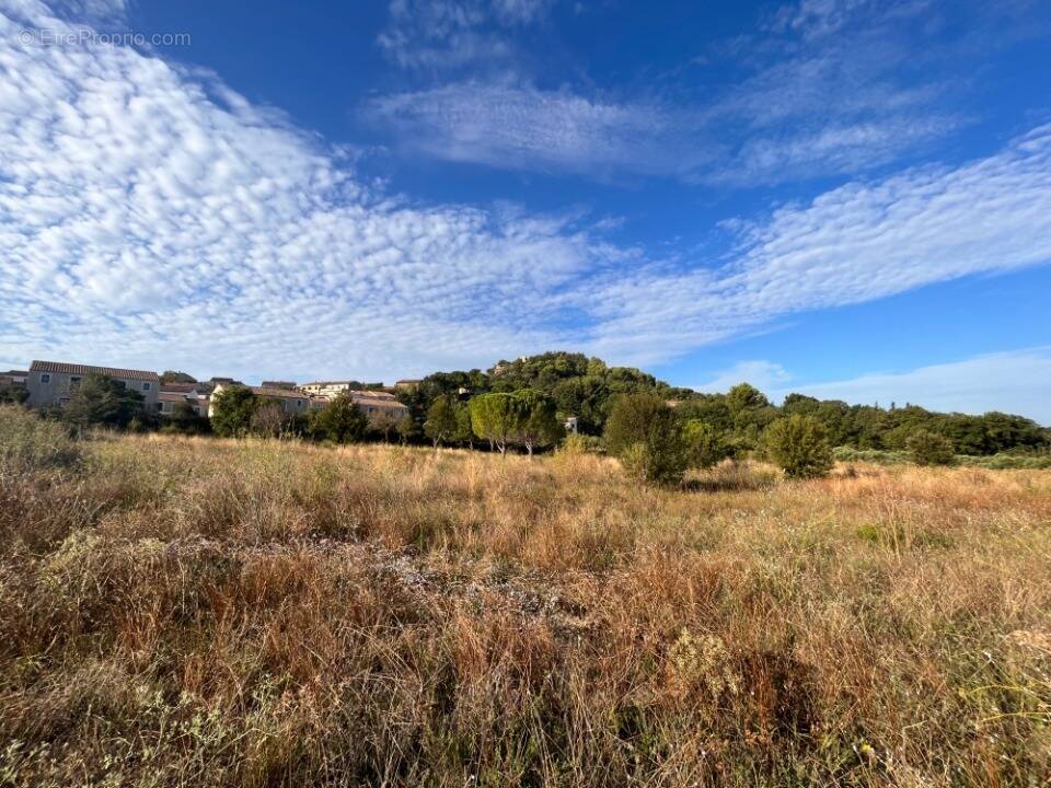 Terrain à ROGNES