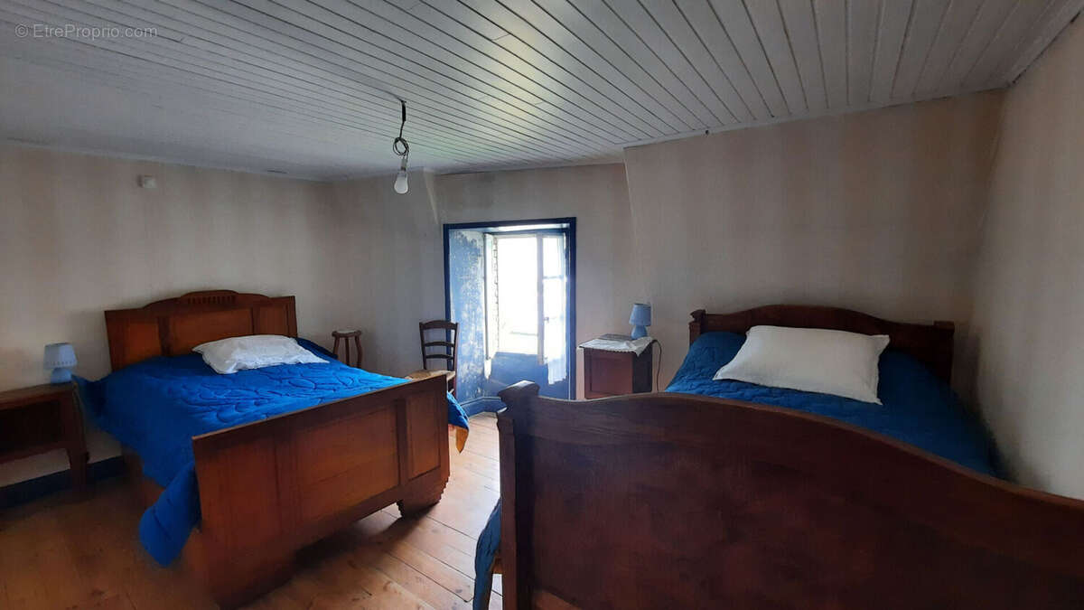 Maison à SAINT-PIERRE-ROCHE