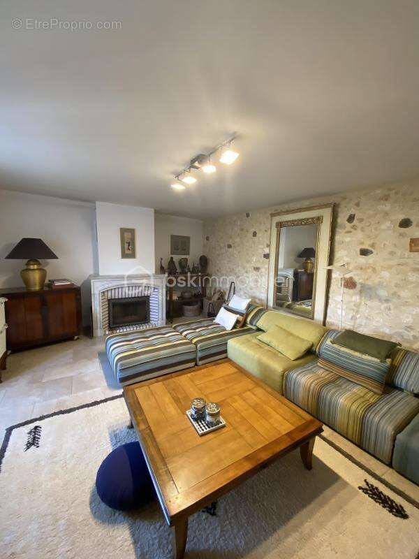 Maison de caractere avec jardin d'exception,piscine et vue imprenable-proche uzes - photo 19