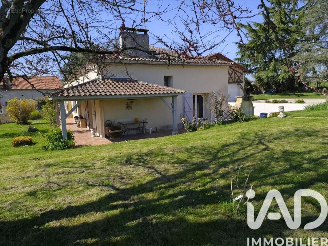 Photo 3 - Maison à LAMOTHE-LANDERRON