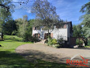 Maison à SAINT-CYR-LA-ROCHE