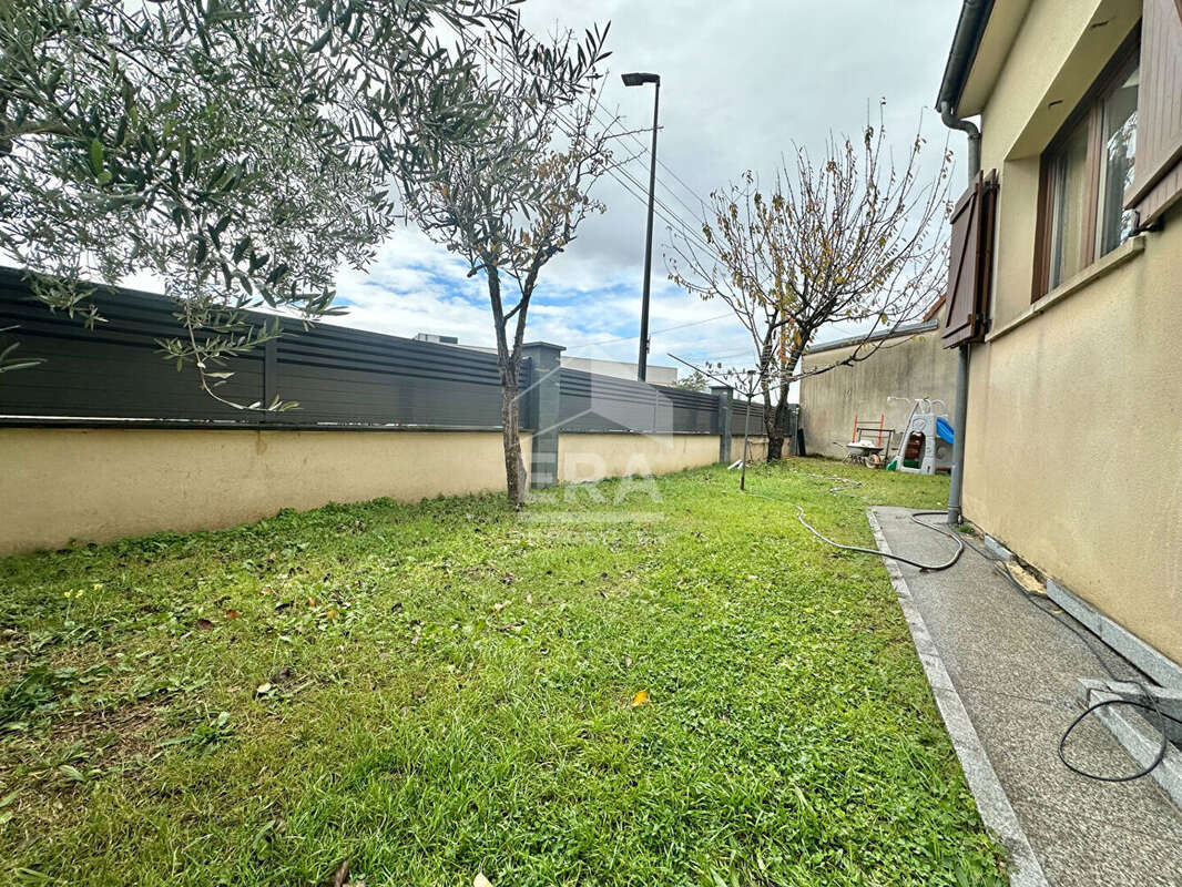 Maison à SARTROUVILLE