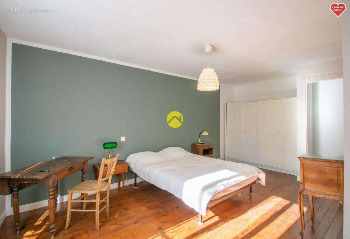 Maison à LE BUISSON-DE-CADOUIN