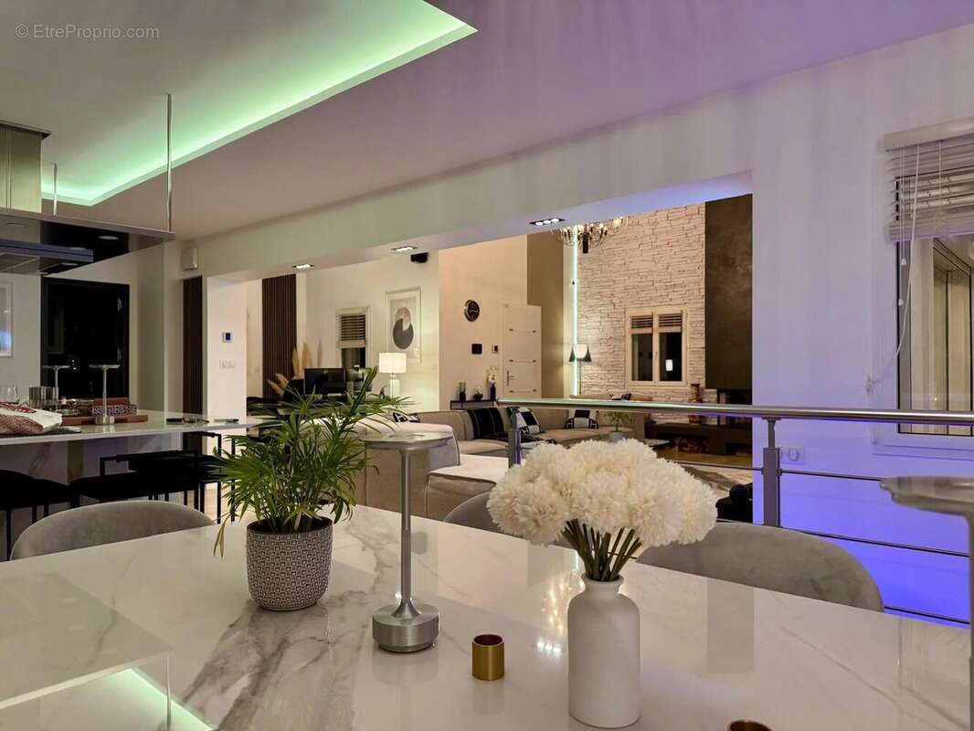 Villa contemporaine rénovée/imaginée par architecte d’intérieur – volumes exceptionnels – Janas - photo 25