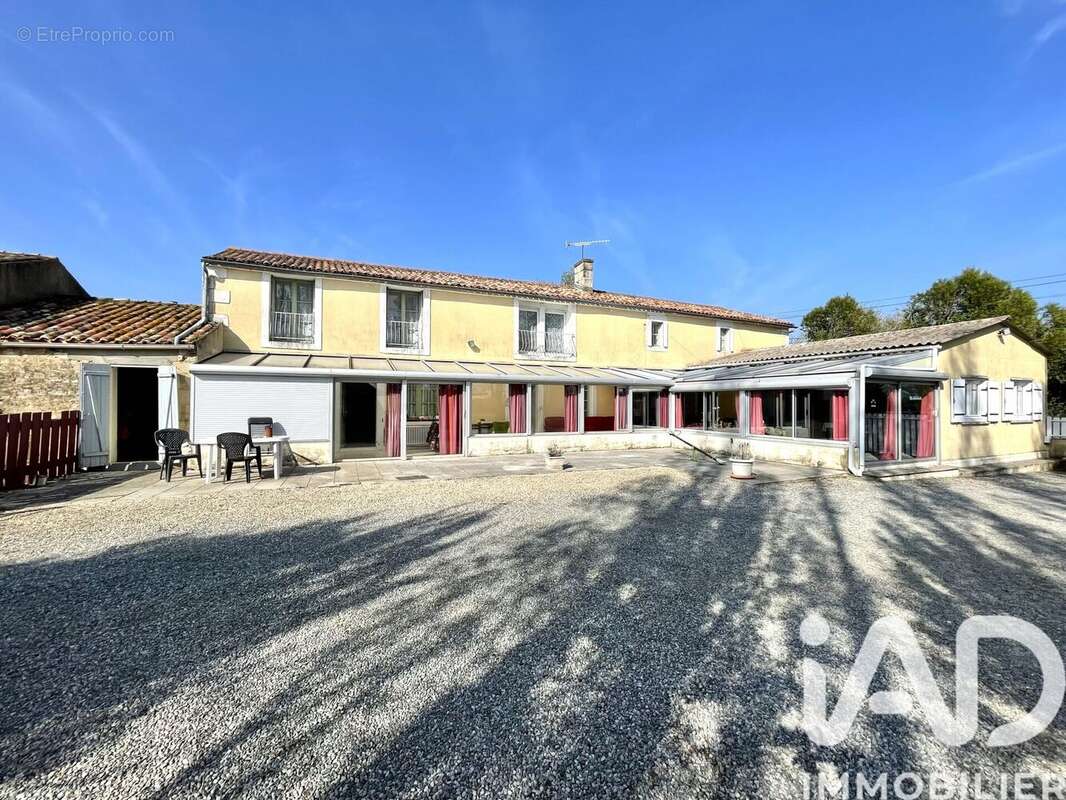 Photo 2 - Maison à SAINT-POMPAIN