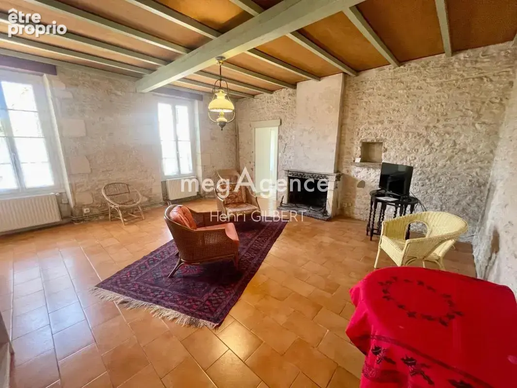Maison construite en pierre entièrement restaurée - photo 4