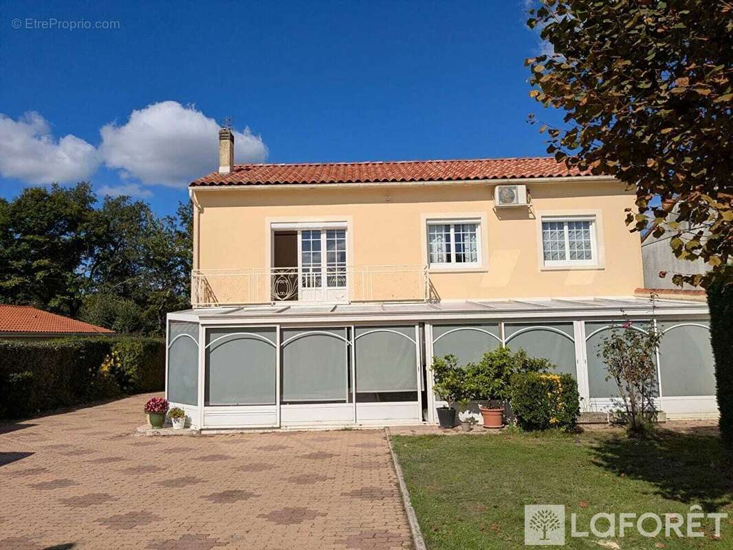 Maison à FONTCOUVERTE