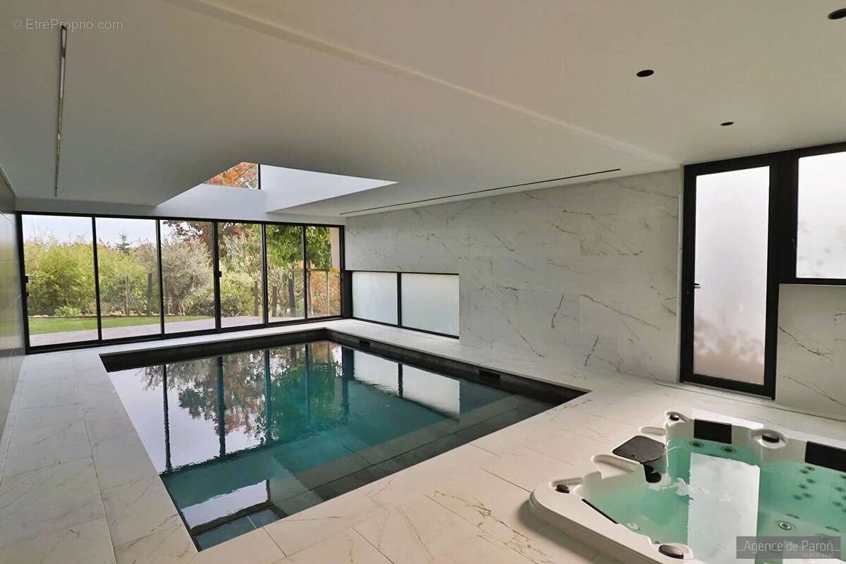 Maison à VERRIERES-LE-BUISSON