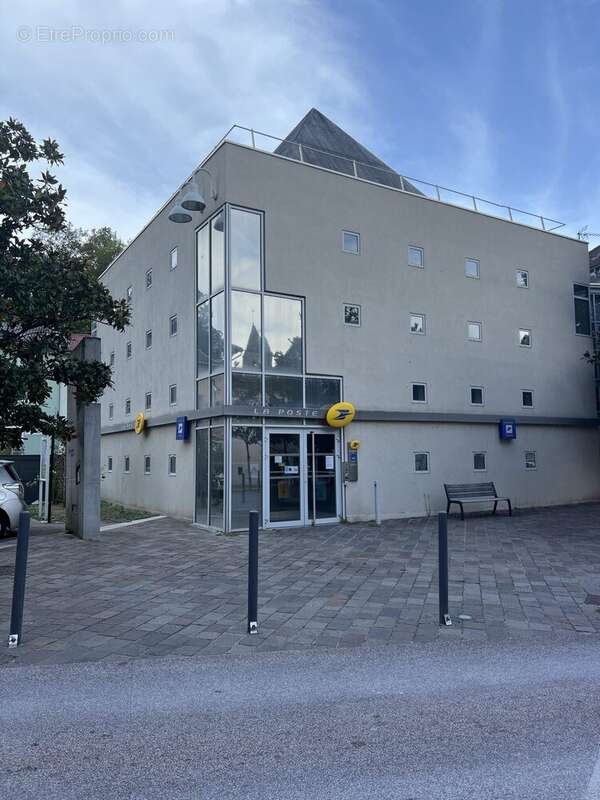 Commerce à SASSENAGE