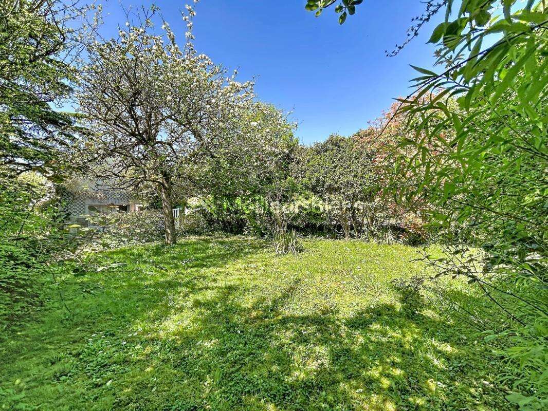 Maison à MONTREUIL-LE-GAST