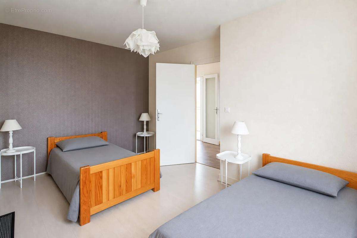 Maison spacieuse de 469 m² à Marsac, 16 pièces - photo 13