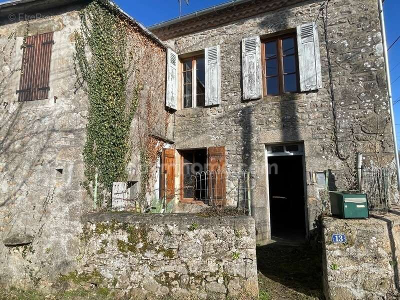 Maison à CHATEAUPONSAC