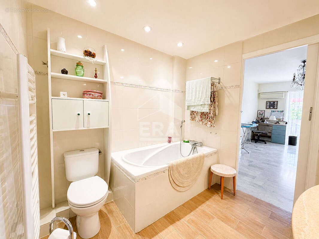 Appartement à LE CANNET