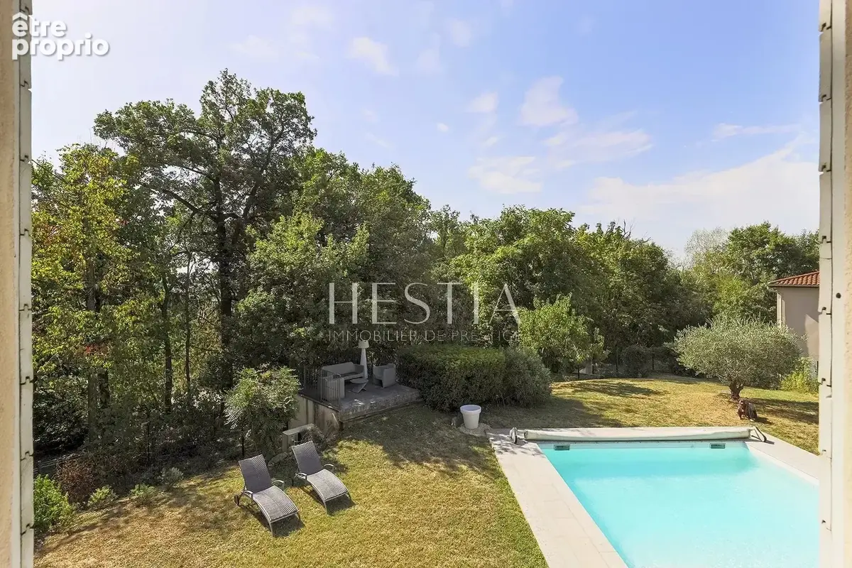 Villa esprit "Bastide" dans un cadre verdoyant - photo 7