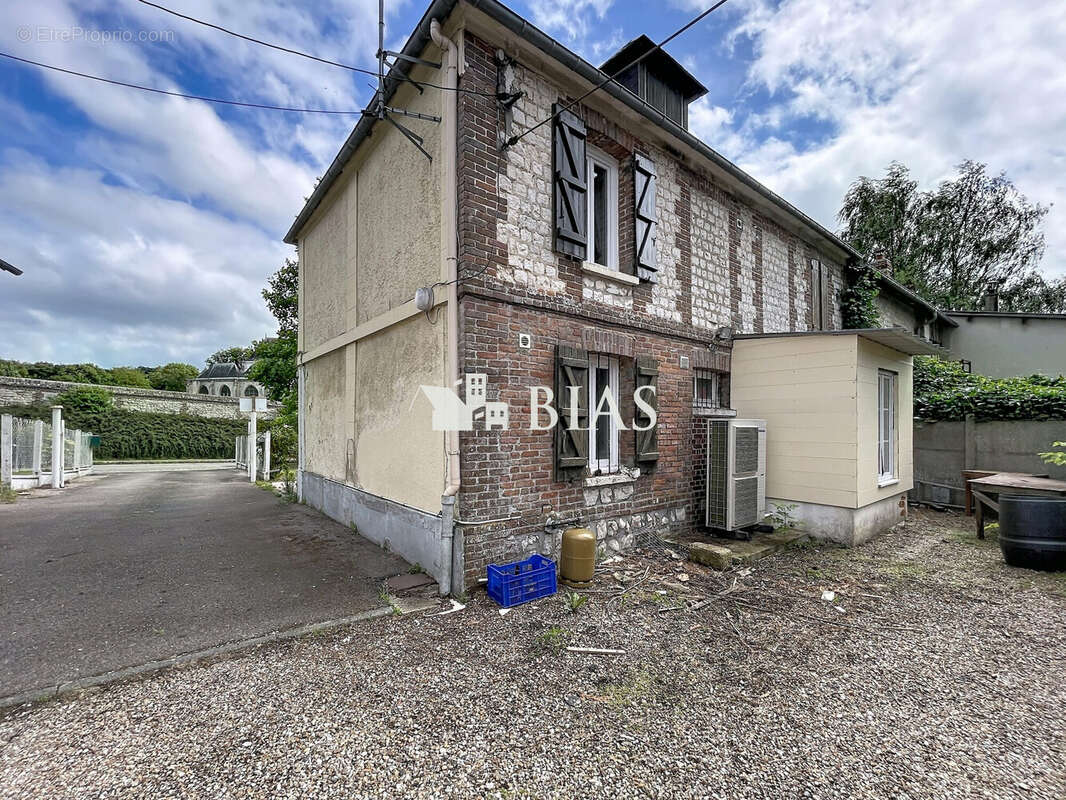 Maison à JUMIEGES