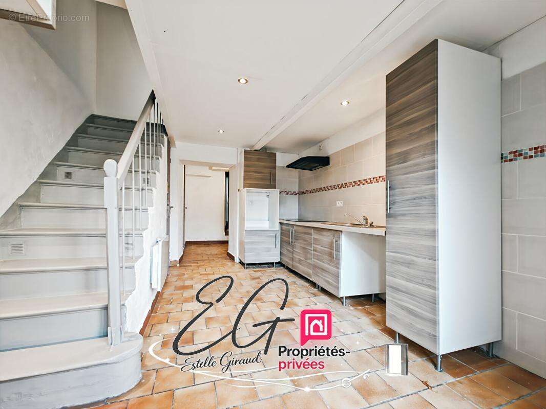 Maison de village avec cour, balcon et terrasse - Idéale premier achat ou investissement locatif - photo 8