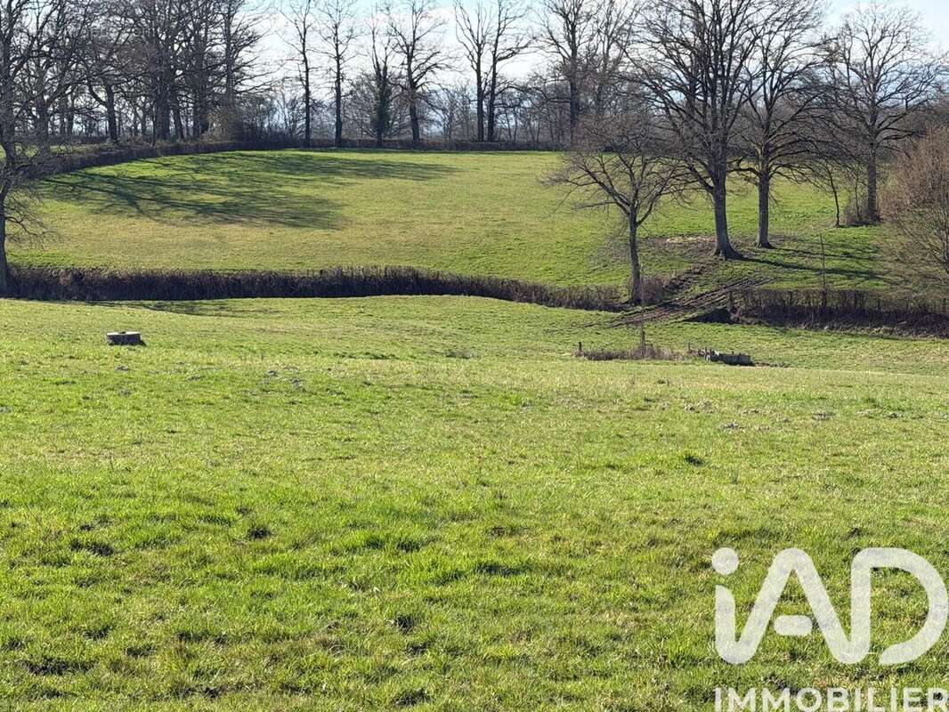 Photo 7 - Terrain à URBISE