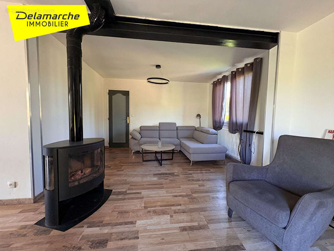 A VENDRE  AVRANCHES Maison avec Piscine au Val Saint Pere, 6 pièces et terrain de 2000 m² proche A84  entre Rennes et Caen - photo 4