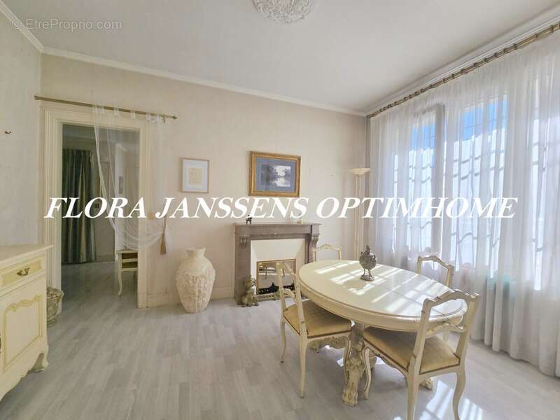Appartement à COURBEVOIE