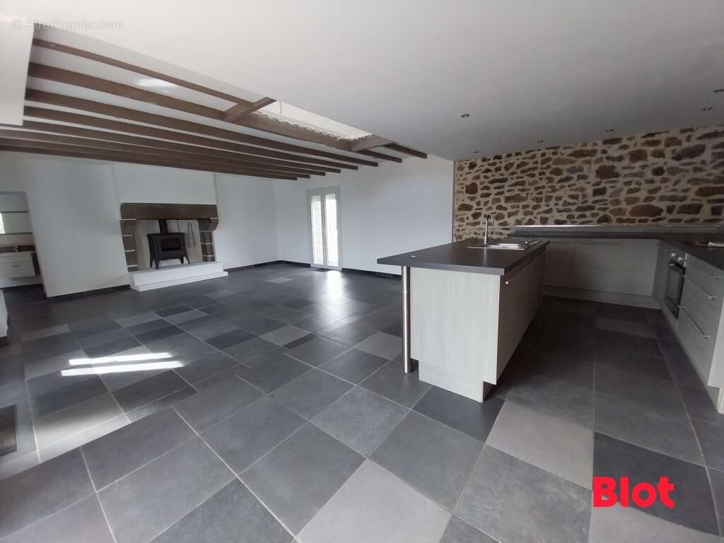 Maison à SAINT-PIERRE-DE-PLESGUEN