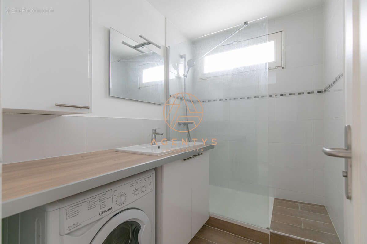 Appartement à SAINT-MAUR-DES-FOSSES