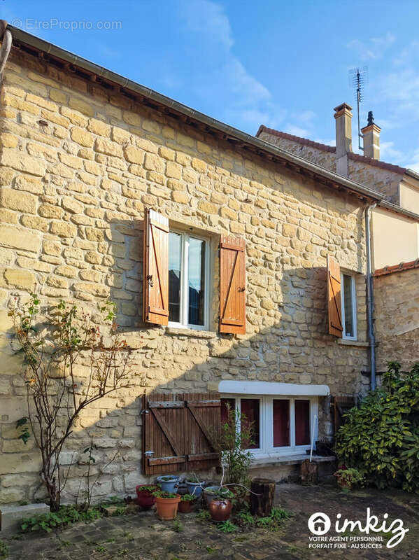 Appartement à NEUVILLE-SUR-OISE