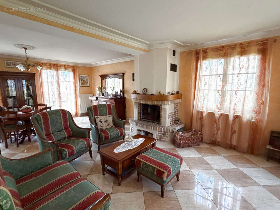 Maison à MAGNY-LES-VILLERS