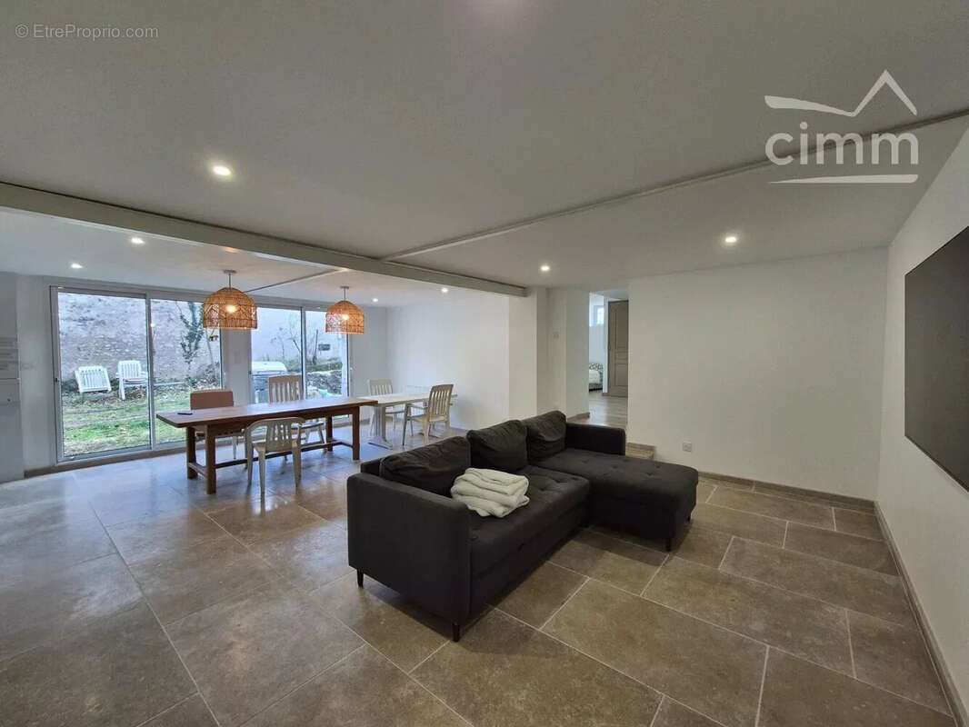 Maison de 290 m² avec 6 chambres, cave voûtée et double garage – Menars – Terrain 1 350 m² - photo 5