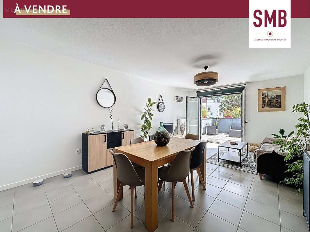 Appartement à LONS