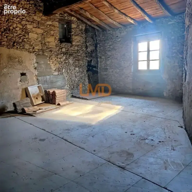 Lezan  maison de 98 m2 et 160 m² de potentiel - atelier et combl - photo 13