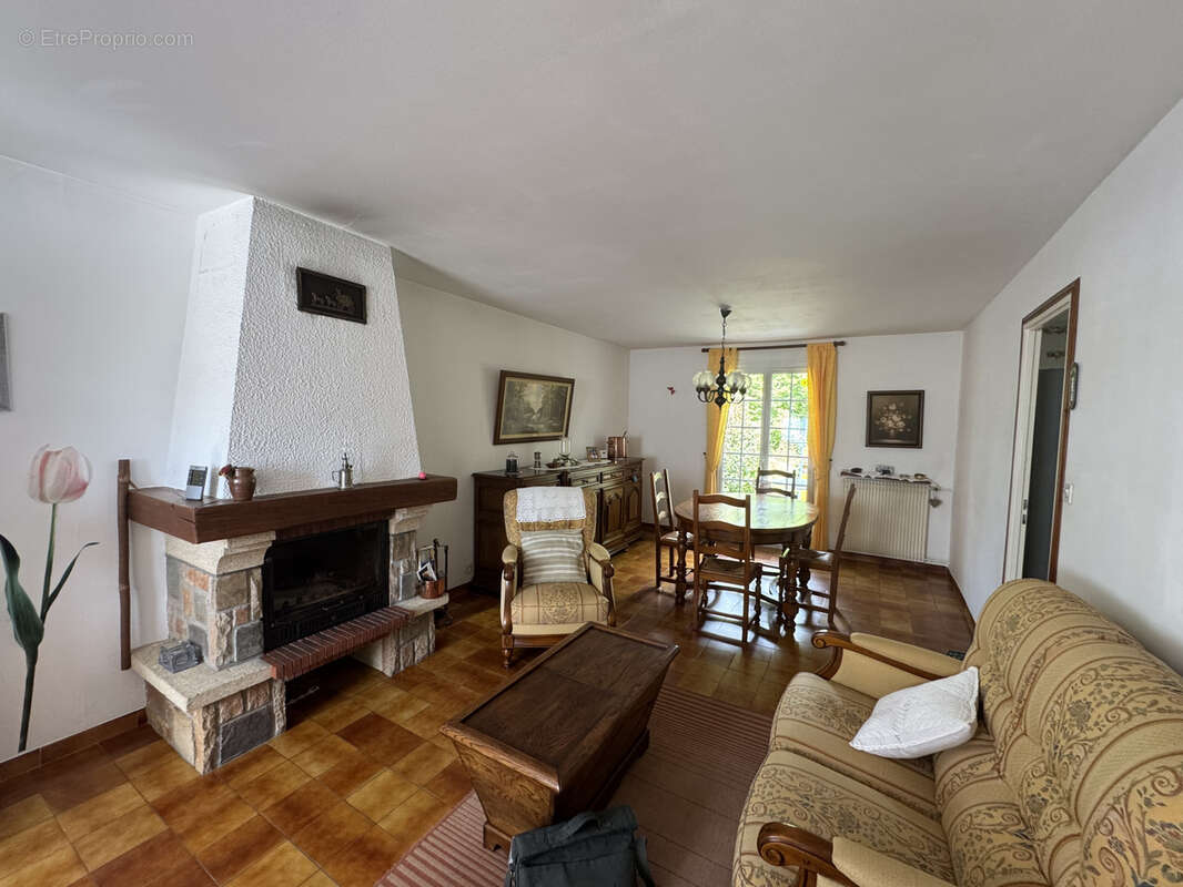 Maison à DAMMARIE-LES-LYS