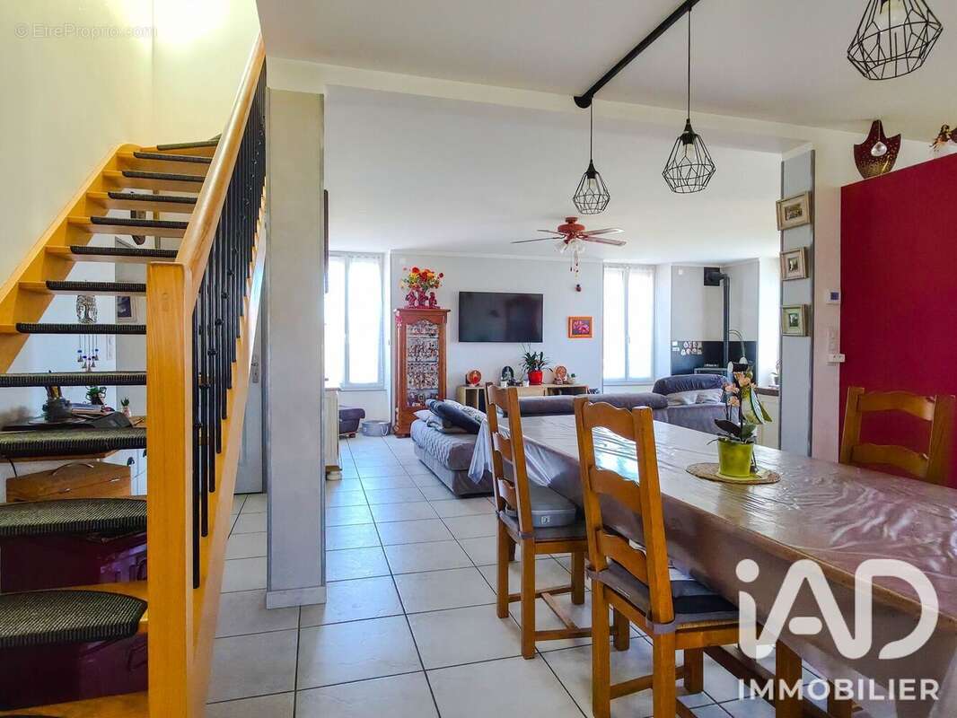 Maison 140 m² à Maurs  - photo 4