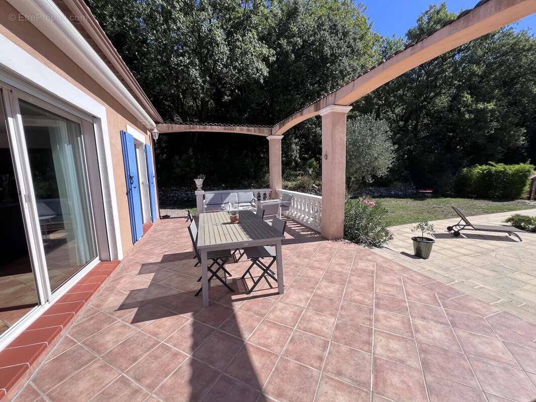 Maison à TOURVES