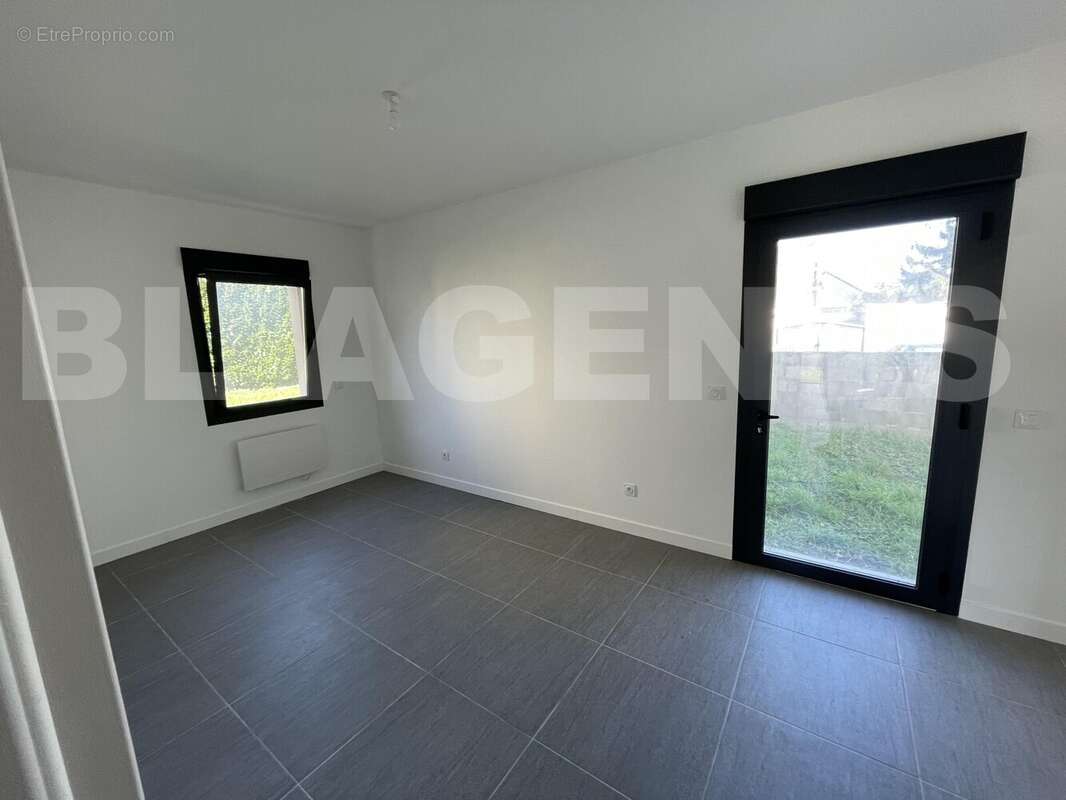 20250216_113441047_iOS - Maison à CHALETTE-SUR-LOING