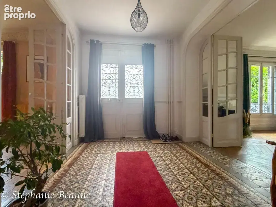 Demeure bourgeoise pour habitation ou profession libérale / bureaux - photo 2