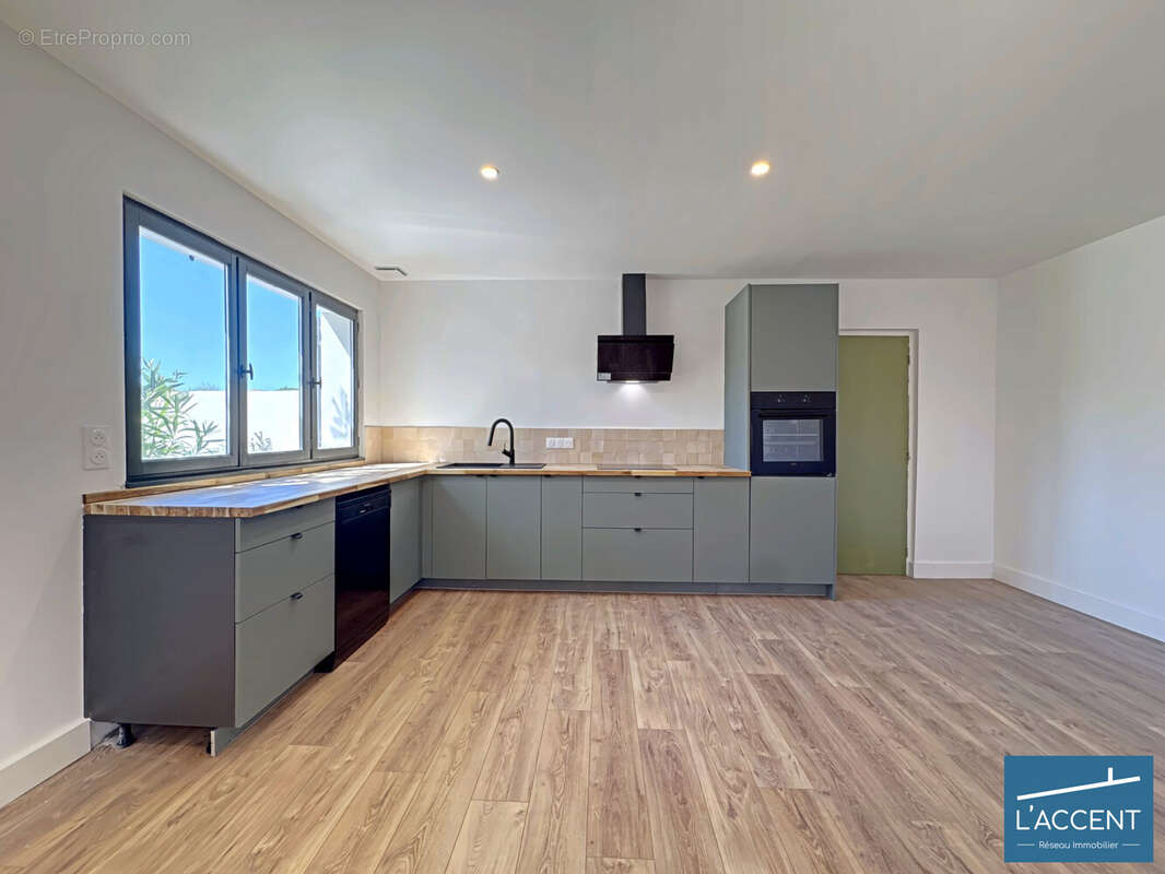 Cuisine 2 - Maison à LE CRES