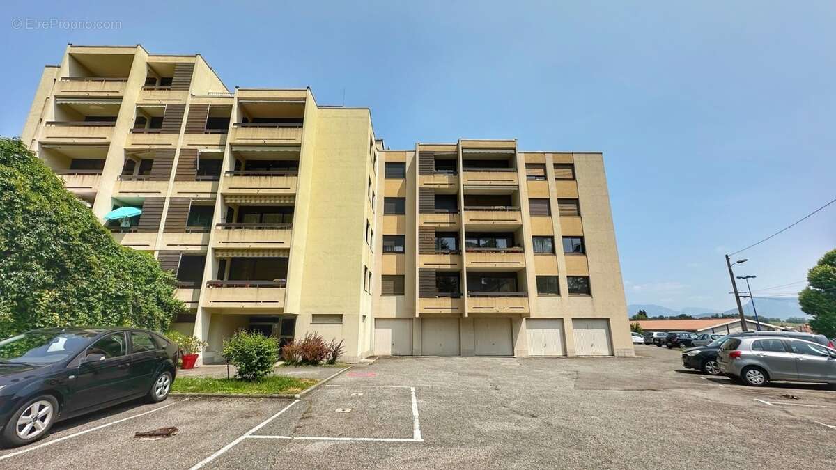 Appartement à RIVES