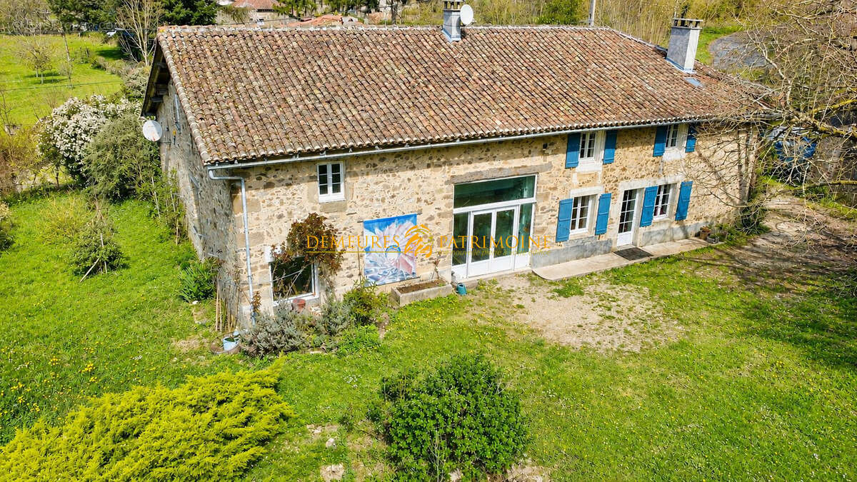 Maison à MAZEROLLES